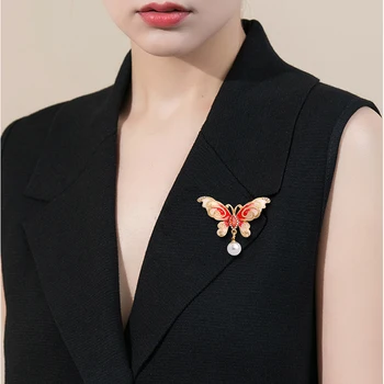 Nádherné Červené Motýľ Smalt Brošňa Pre Ženy Cardigan Vyhovovali Odevné Doplnky Hmyzu Pearl Nezávislá Brošňa Pin Strany Dary